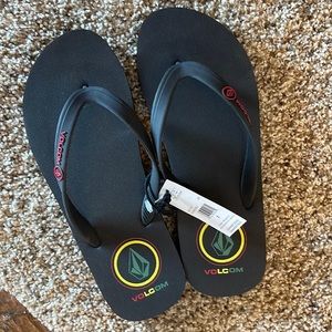 NEW Volcom flip flops